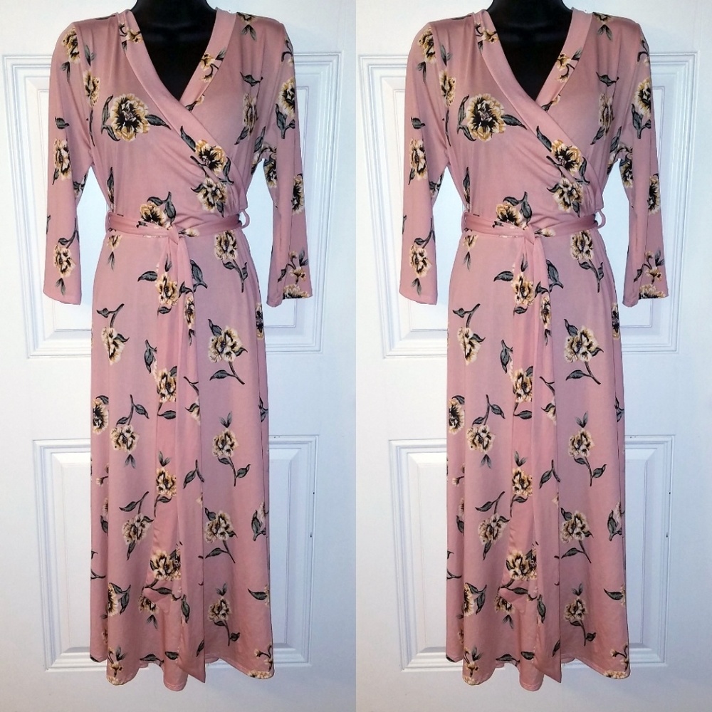 Maxi dress with tie